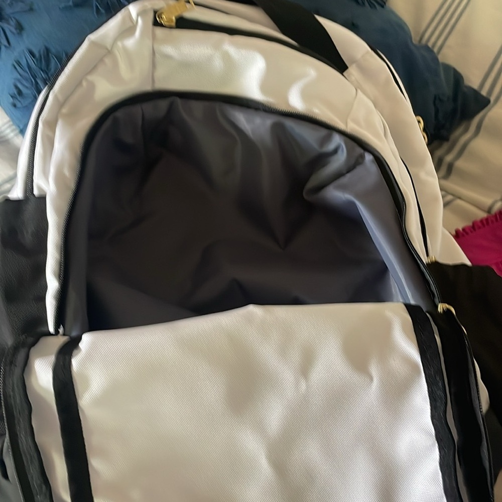 Backpack - Picture 2 of 4